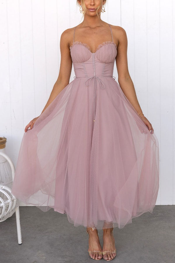 Elise – Zachtblauwe chiffon maxi-jurk met tulelaag en ronde hals
