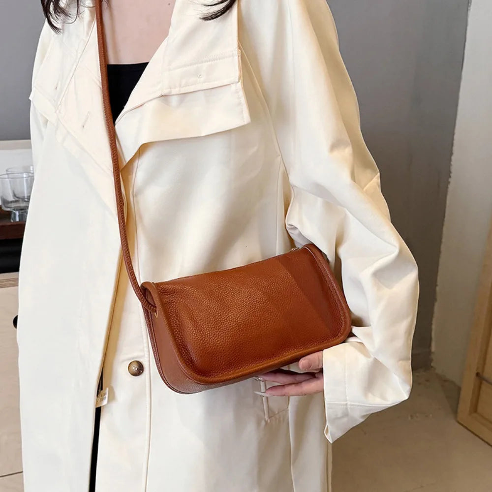 Eva – crossbody handtas van rundleer met verstelbare riem