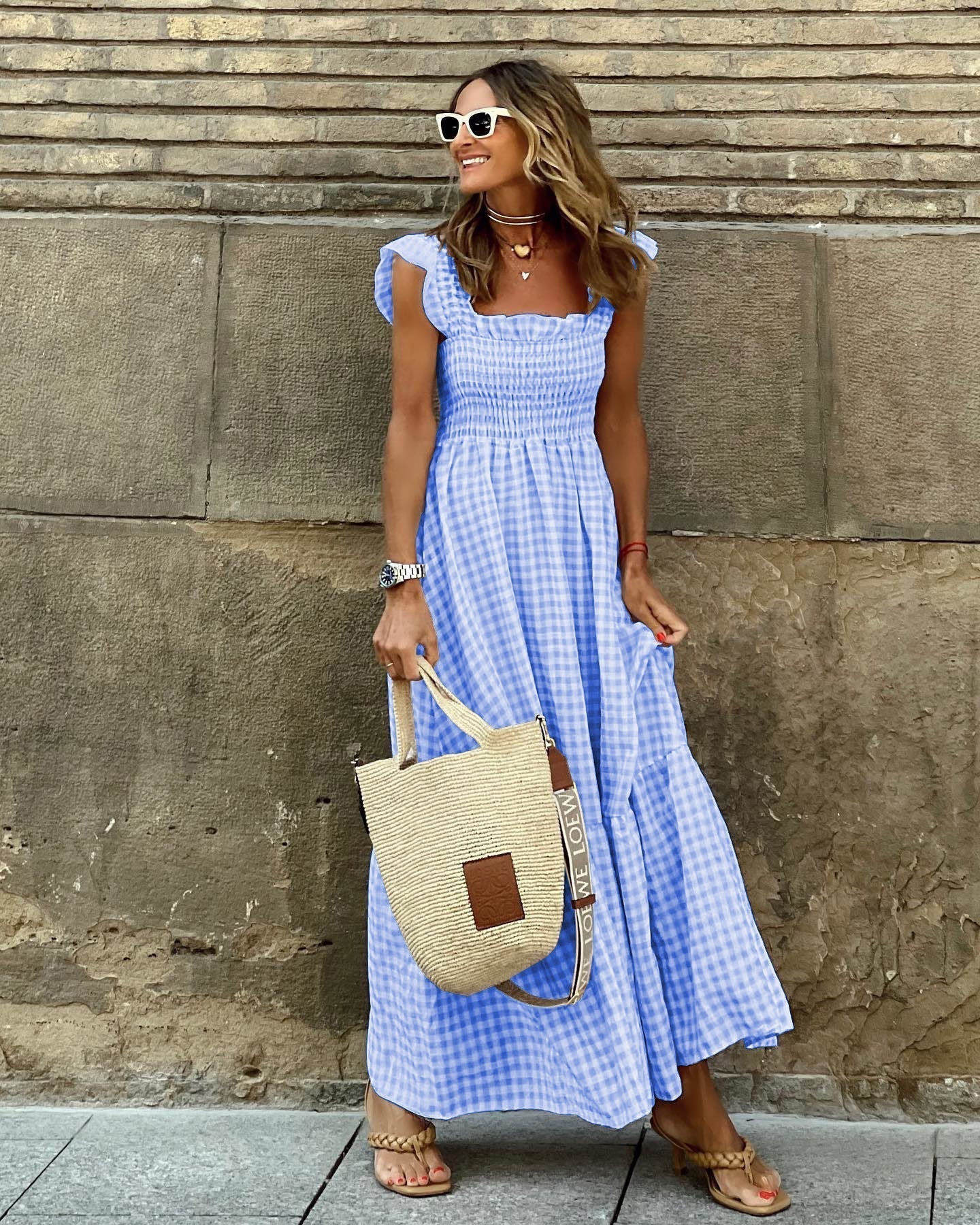 Elena – Geruite maxi-jurk met gesmokte taille en speelse ruffle mouwen