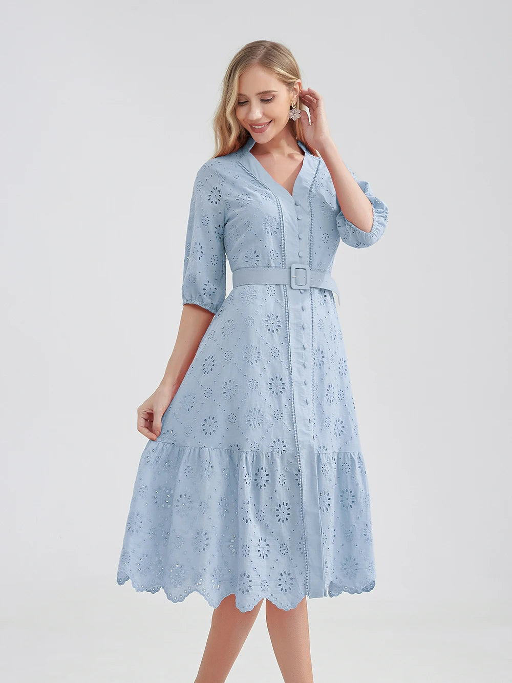 Evi – Zomer Midi Jurk met Kanten details en tailleriem