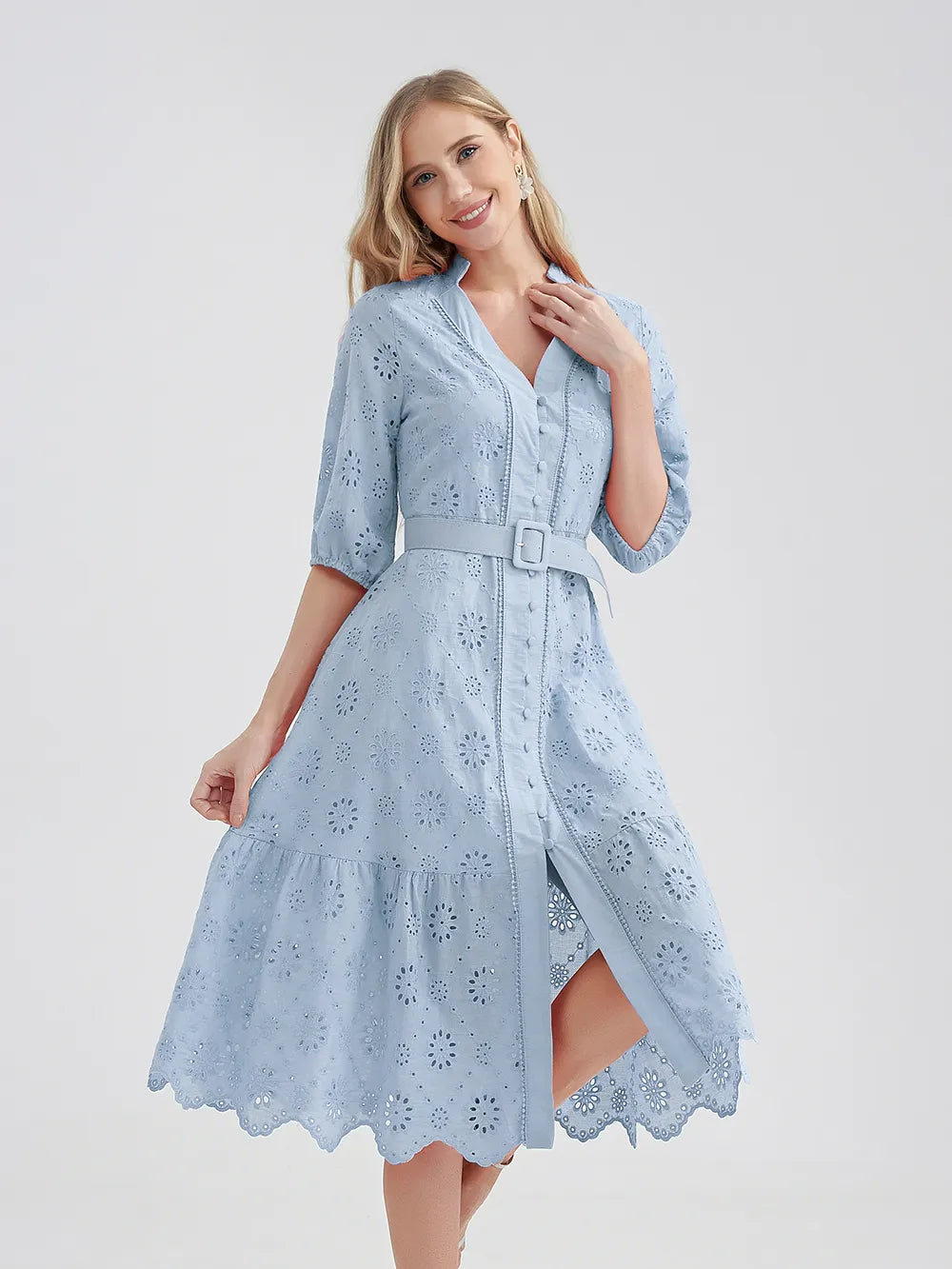 Evi – Zomer Midi Jurk met Kanten details en tailleriem