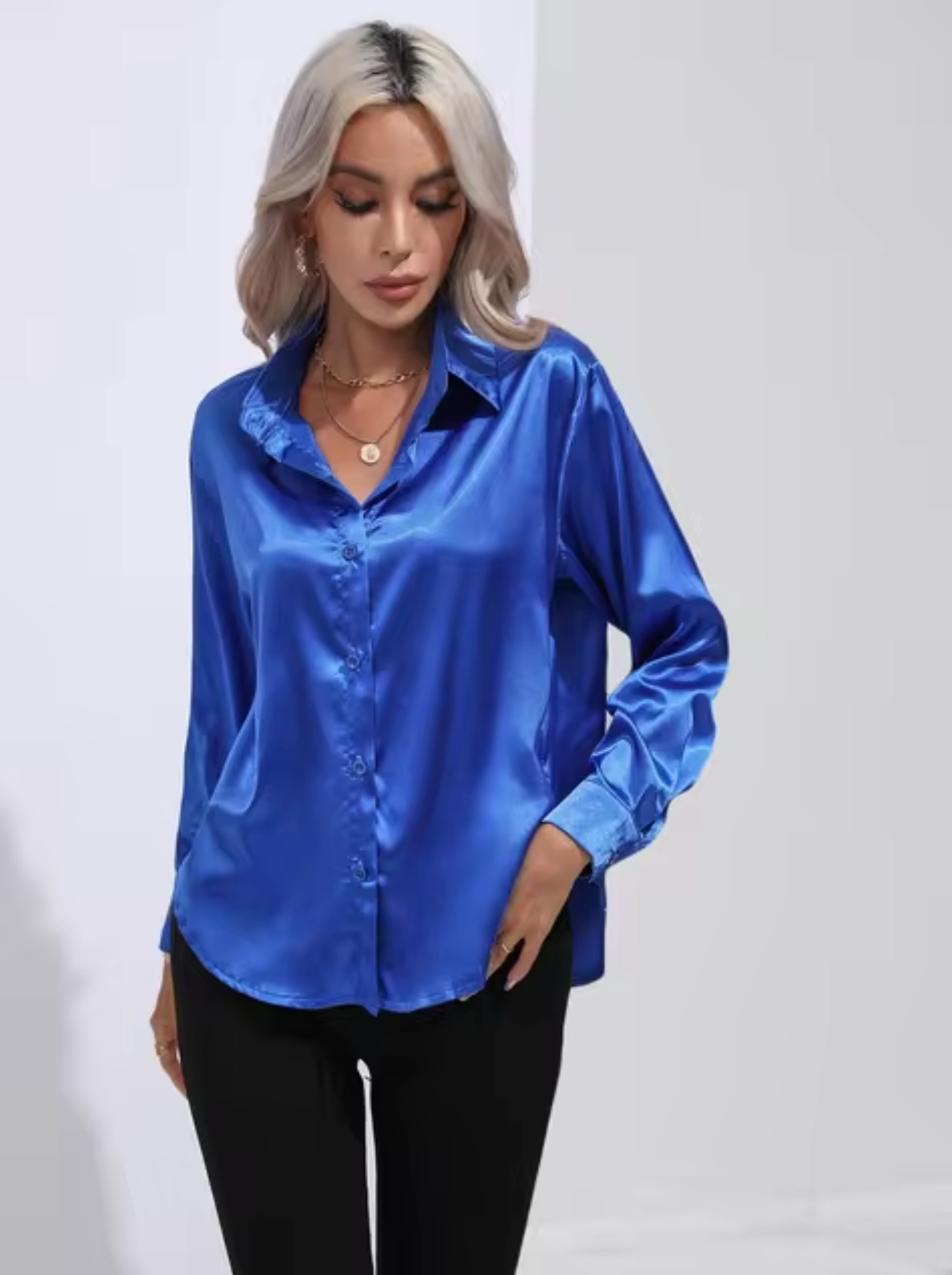 Annika - Luxe Satijnen Blouse met reverskraag
