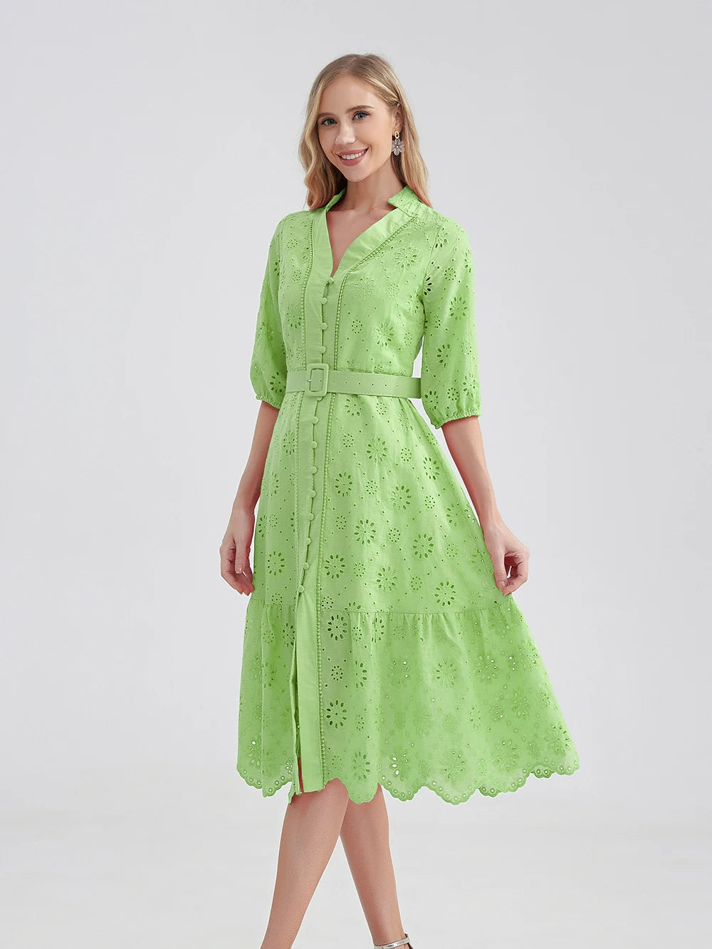 Evi – Zomer Midi Jurk met Kanten details en tailleriem