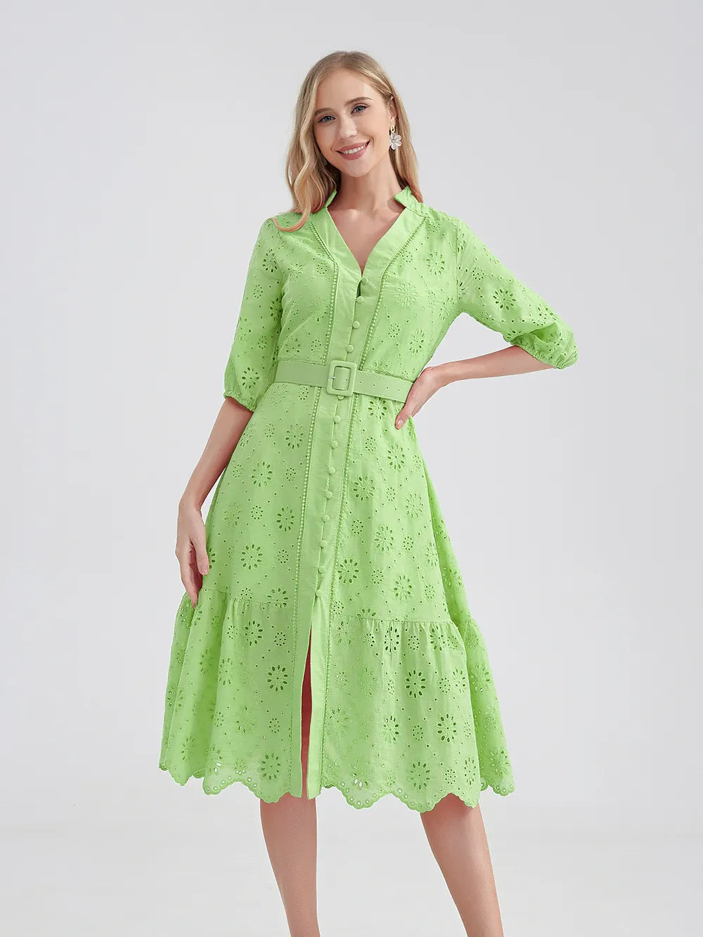 Evi – Zomer Midi Jurk met Kanten details en tailleriem