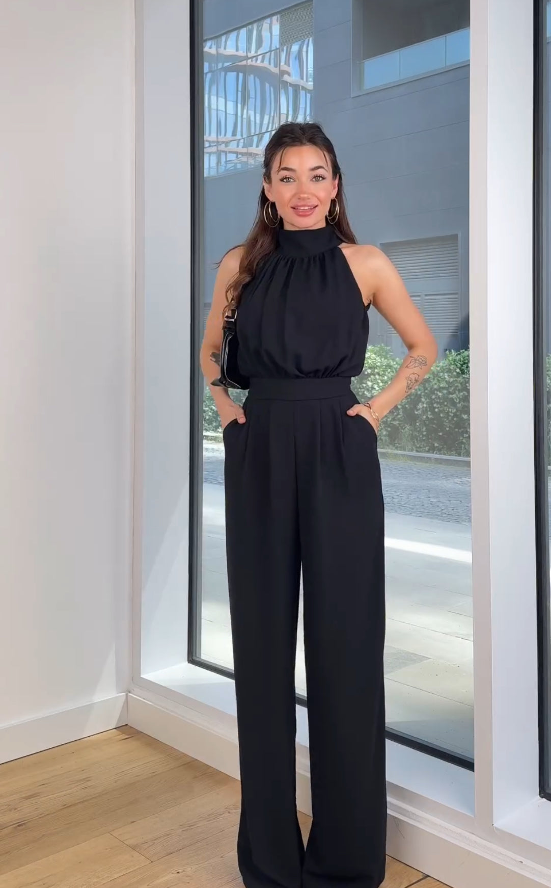 Lara - Luxe satijnen zomer halternek jumpsuit