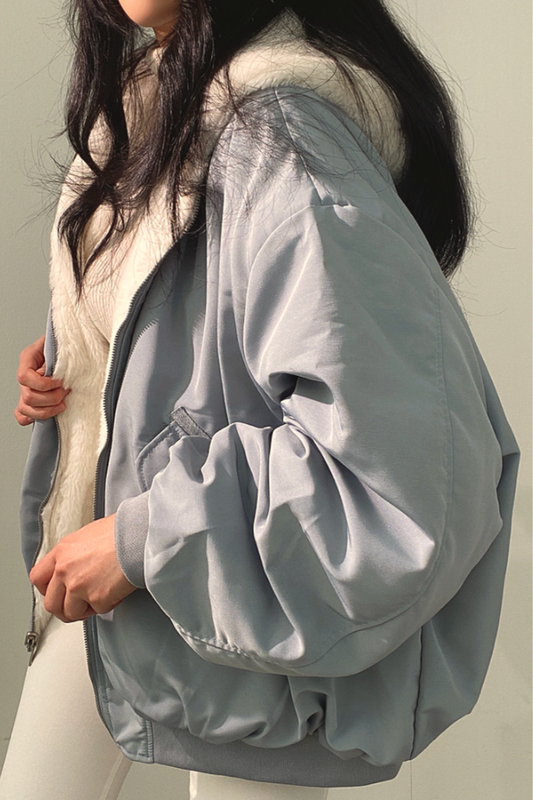 Naomi – trenchcoat met dubbele knopenrij en halflange lengte