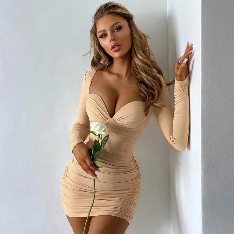 Riva – Bodycon mini-jurk met sweetheart halslijn ruches en lange mouwen