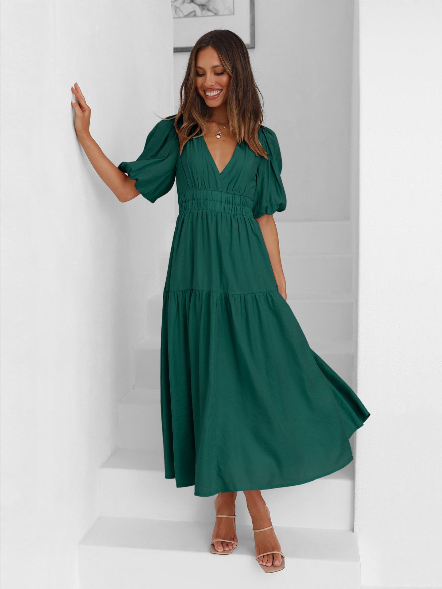 Mila - Getailleerde Midi Viscose Zomer Jurk met Pofmouwen en V-hals
