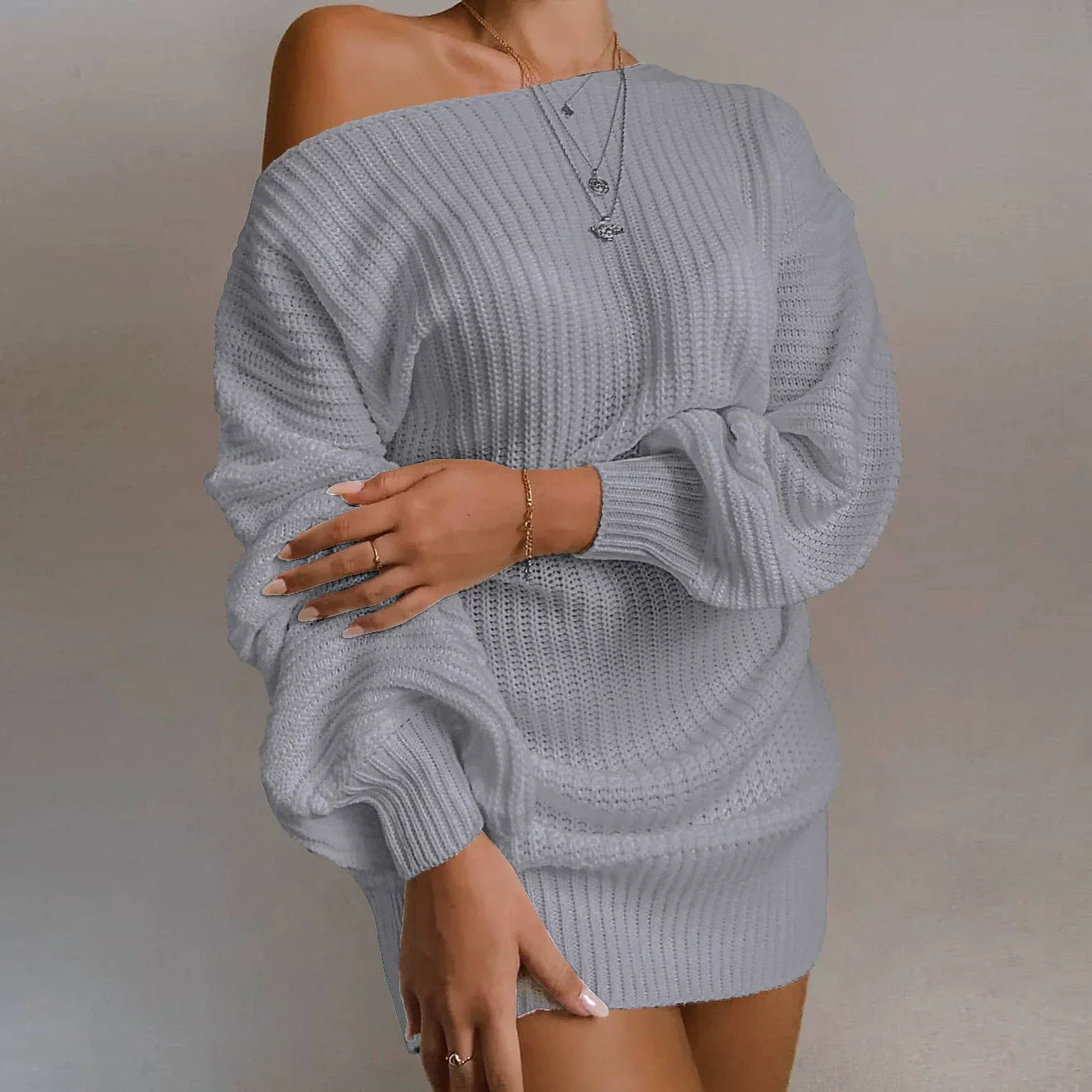 Chiara – Gebreide Mini Jurk Met Off-Shoulder En Lantern Mouwen