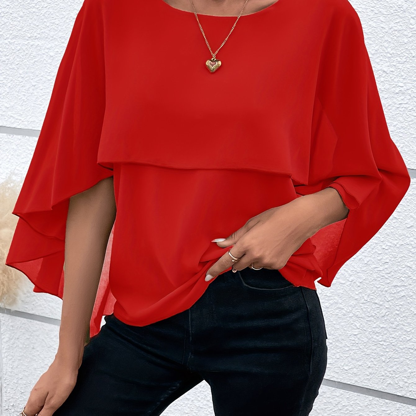 Luna – Gelaagde Crew Neck Blouse Met Cloak Mouwen