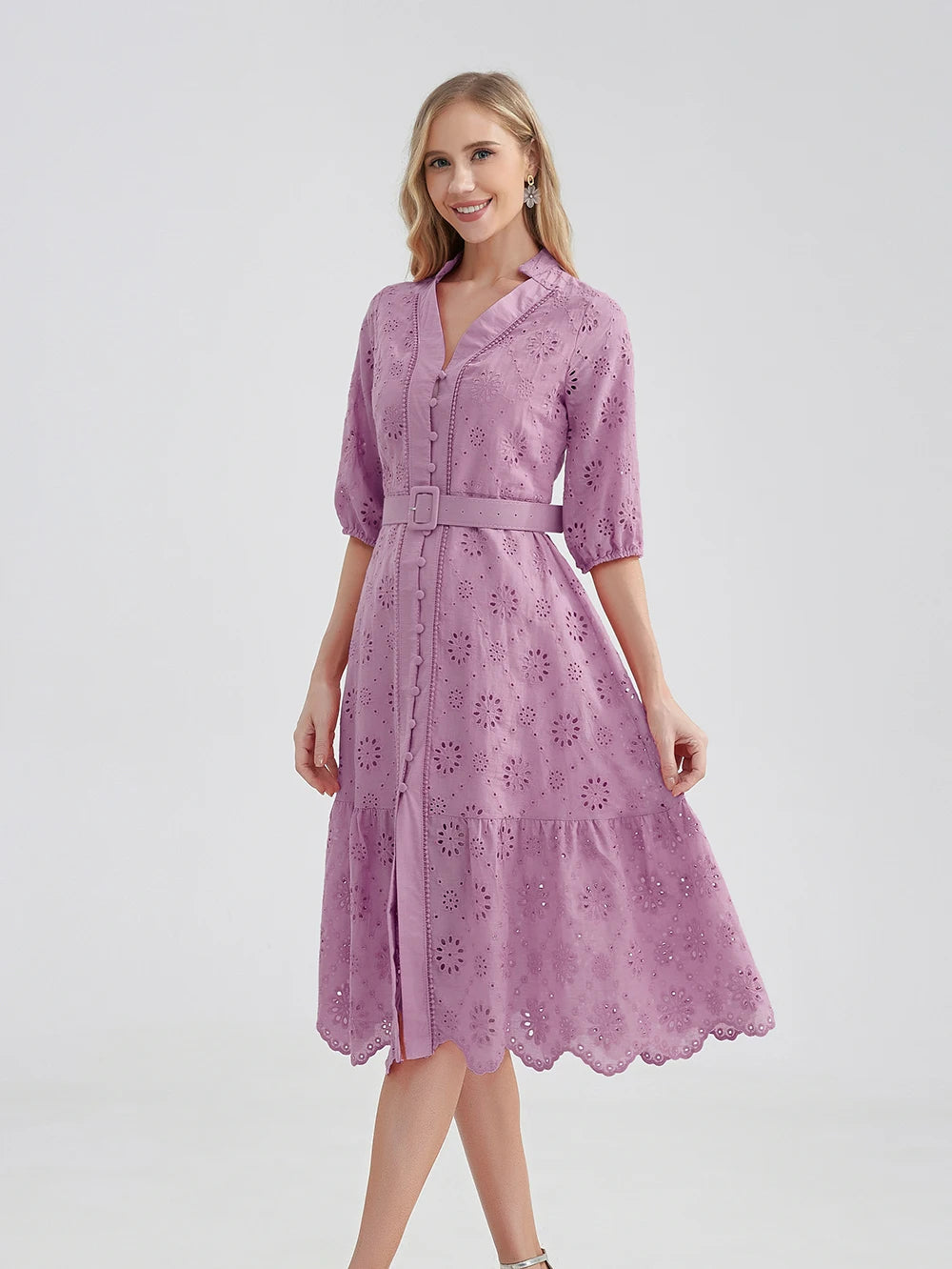 Evi – Zomer Midi Jurk met Kanten details en tailleriem