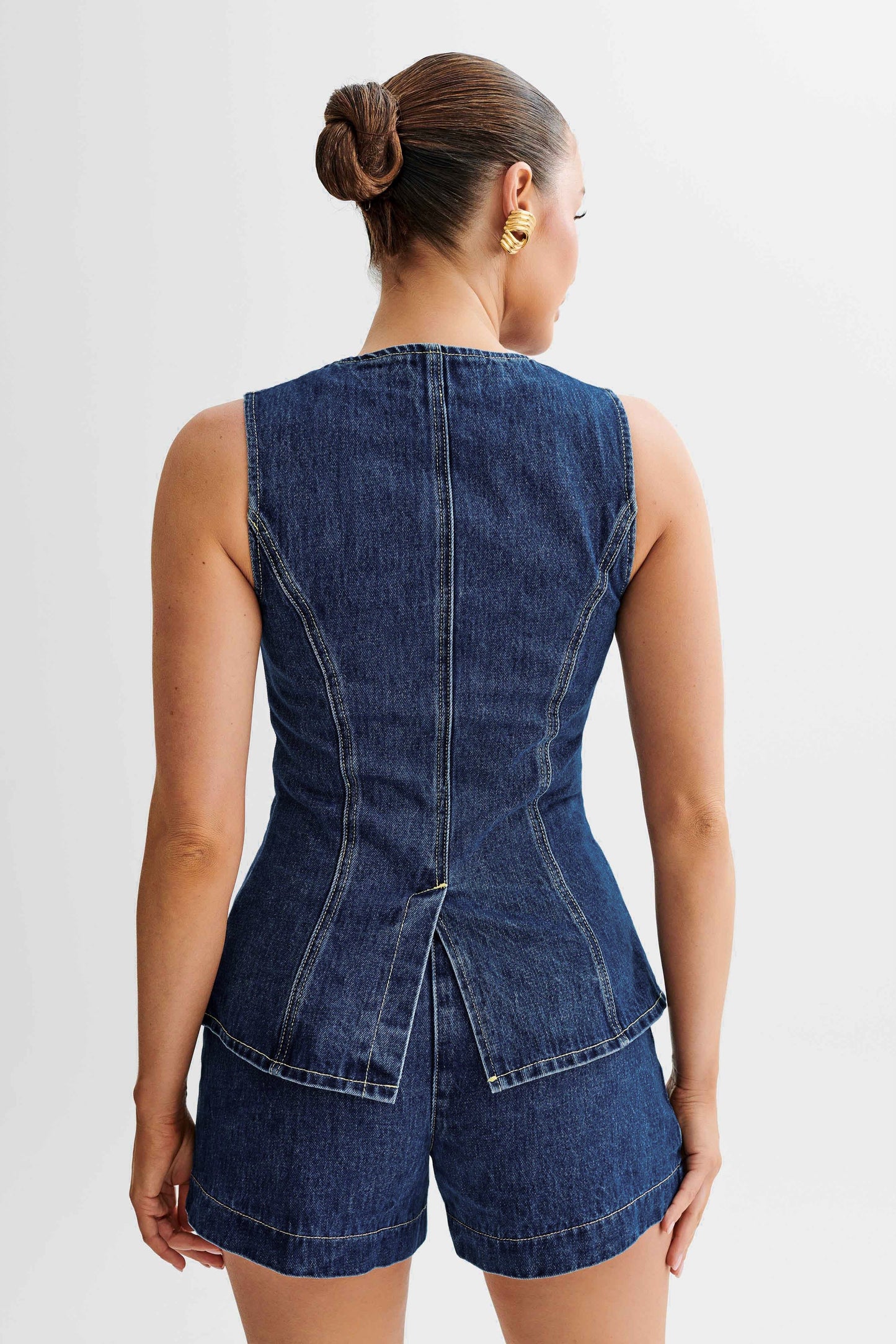 Demi - Mouwloze Denim Gilet Set Met Ronde Hals En Shorts