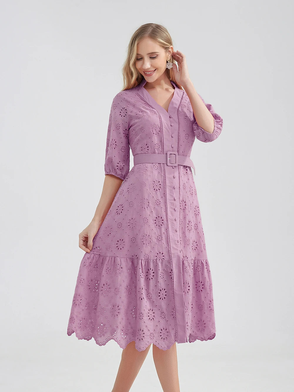 Evi – Zomer Midi Jurk met Kanten details en tailleriem