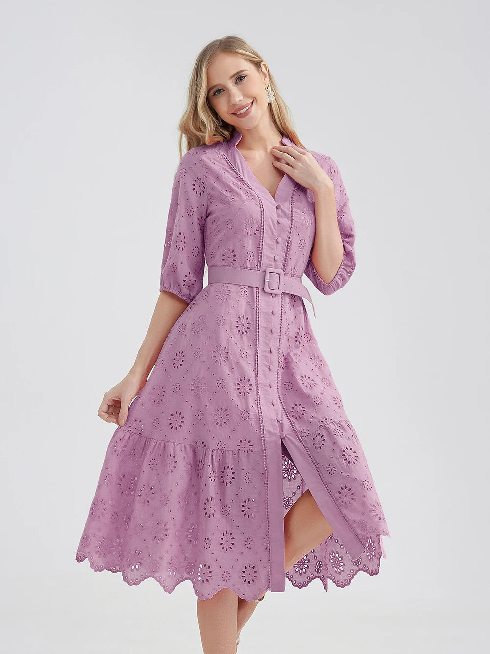 Evi – Zomer Midi Jurk met Kanten details en tailleriem