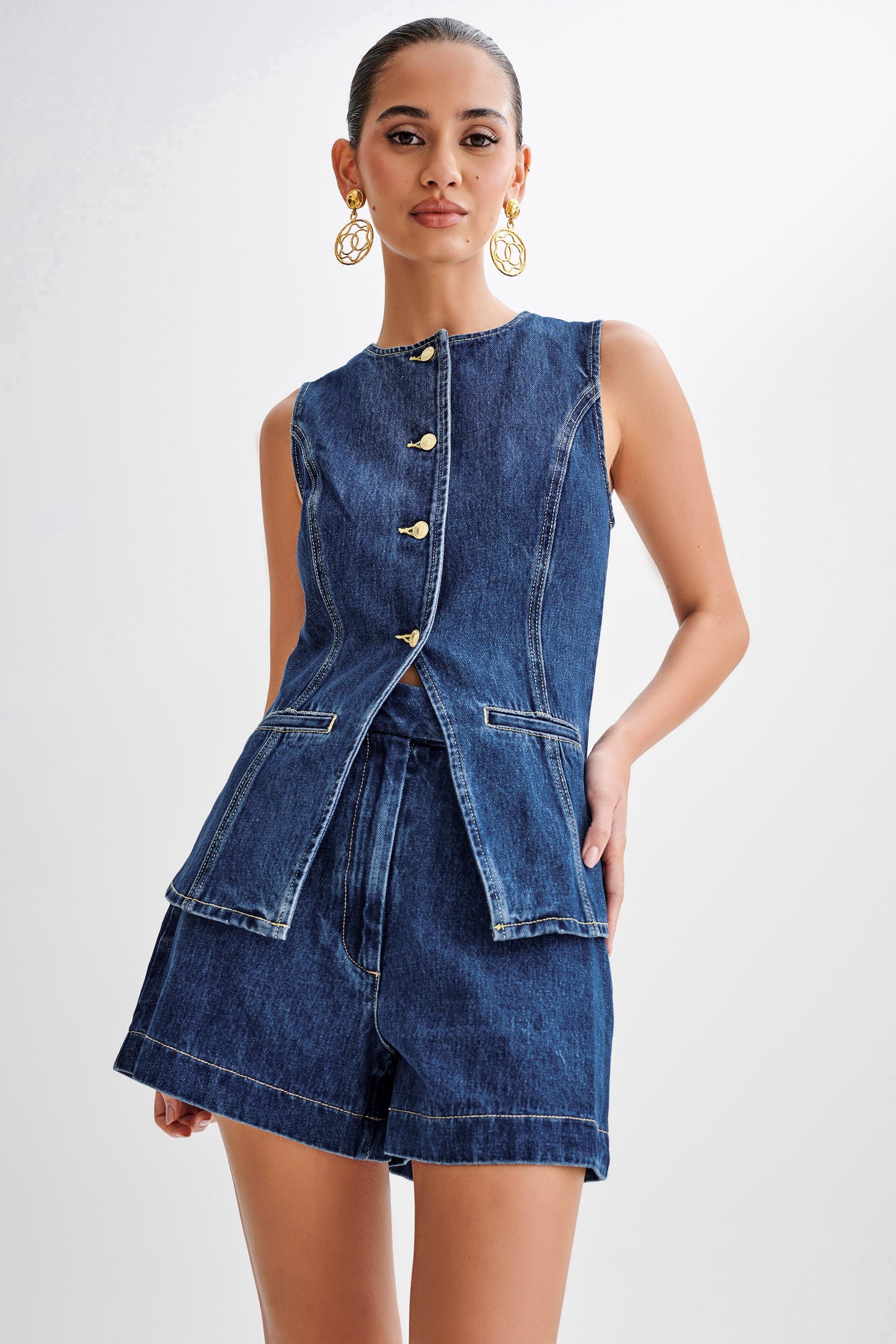 Demi - Mouwloze Denim Gilet Set Met Ronde Hals En Shorts