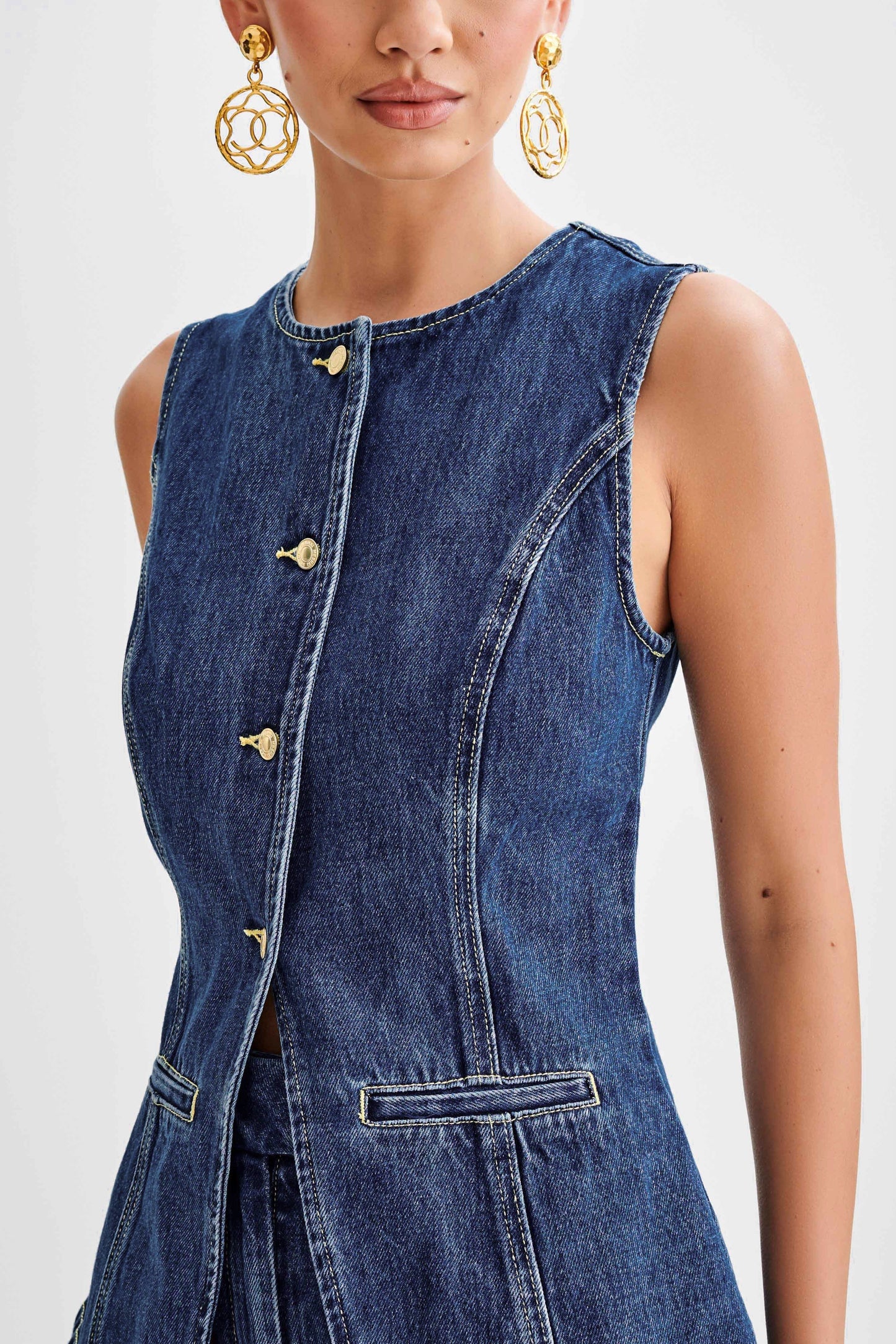 Demi - Mouwloze Denim Gilet Set Met Ronde Hals En Shorts