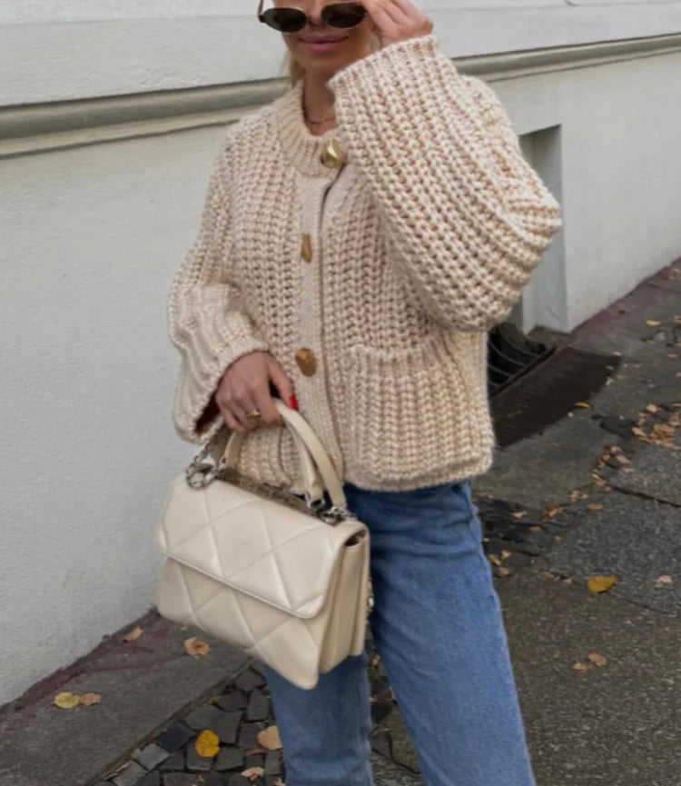 Romy – gebreid cardigan vest met ronde hals en lange mouwen