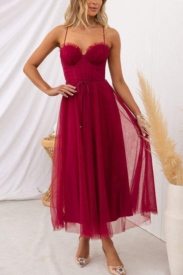 Elise – Zachtblauwe chiffon maxi-jurk met tulelaag en ronde hals