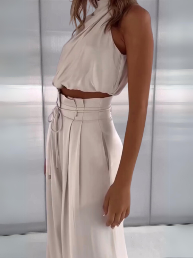 Lana – Zomerset met halter crop top en wijde high waist broek
