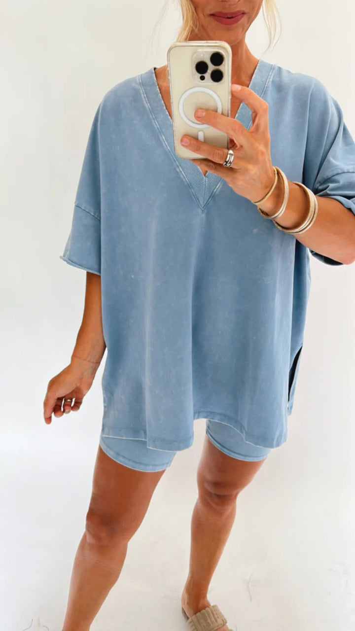 Sanne – Casual dames set met V-hals shirt en biker short