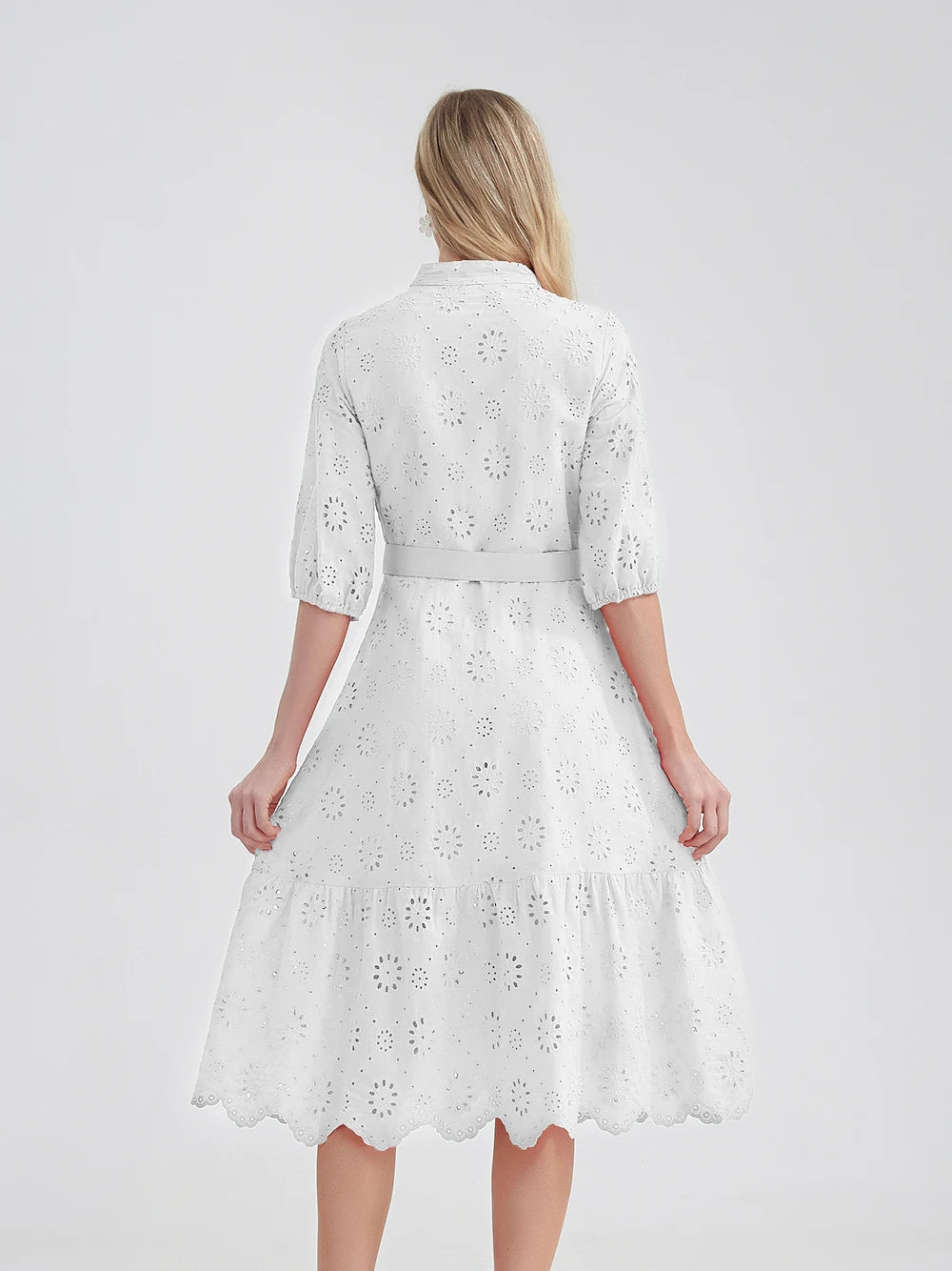 Evi – Zomer Midi Jurk met Kanten details en tailleriem