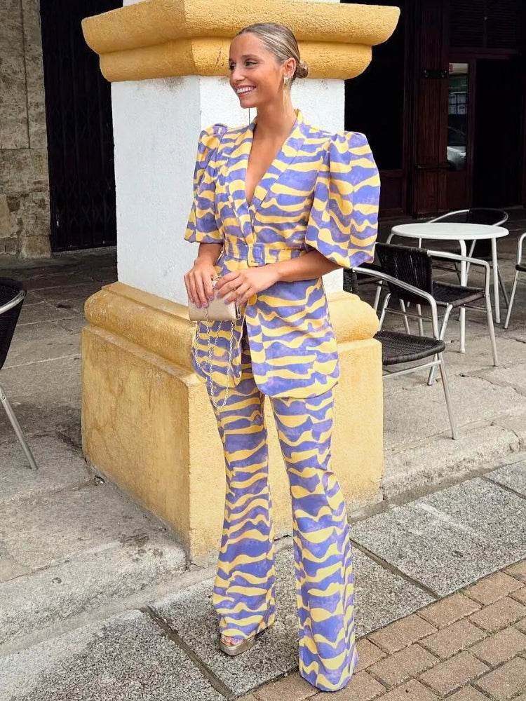 Nina – co-ord blazer set met pofmouwen in paars-gele zebra print