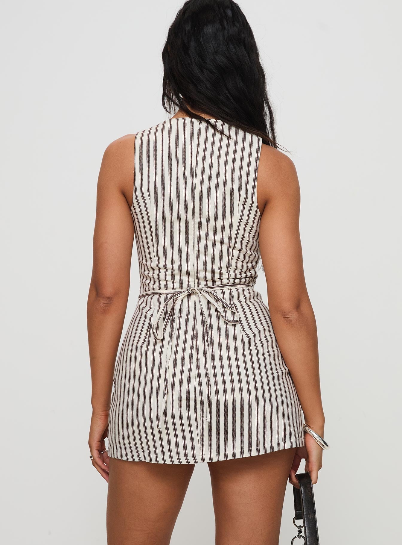 Mia – Getailleerde Mini zomerjurk Met Streeppatroon En Rechte Hals