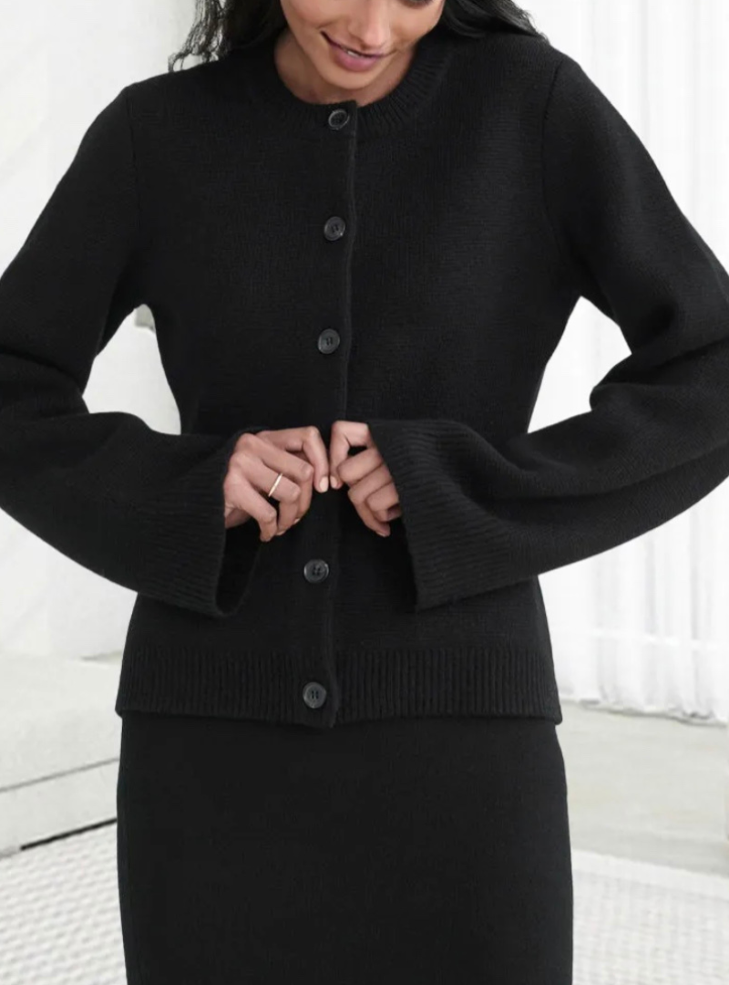Fenna – gebreide cardigan trui met flare mouwen