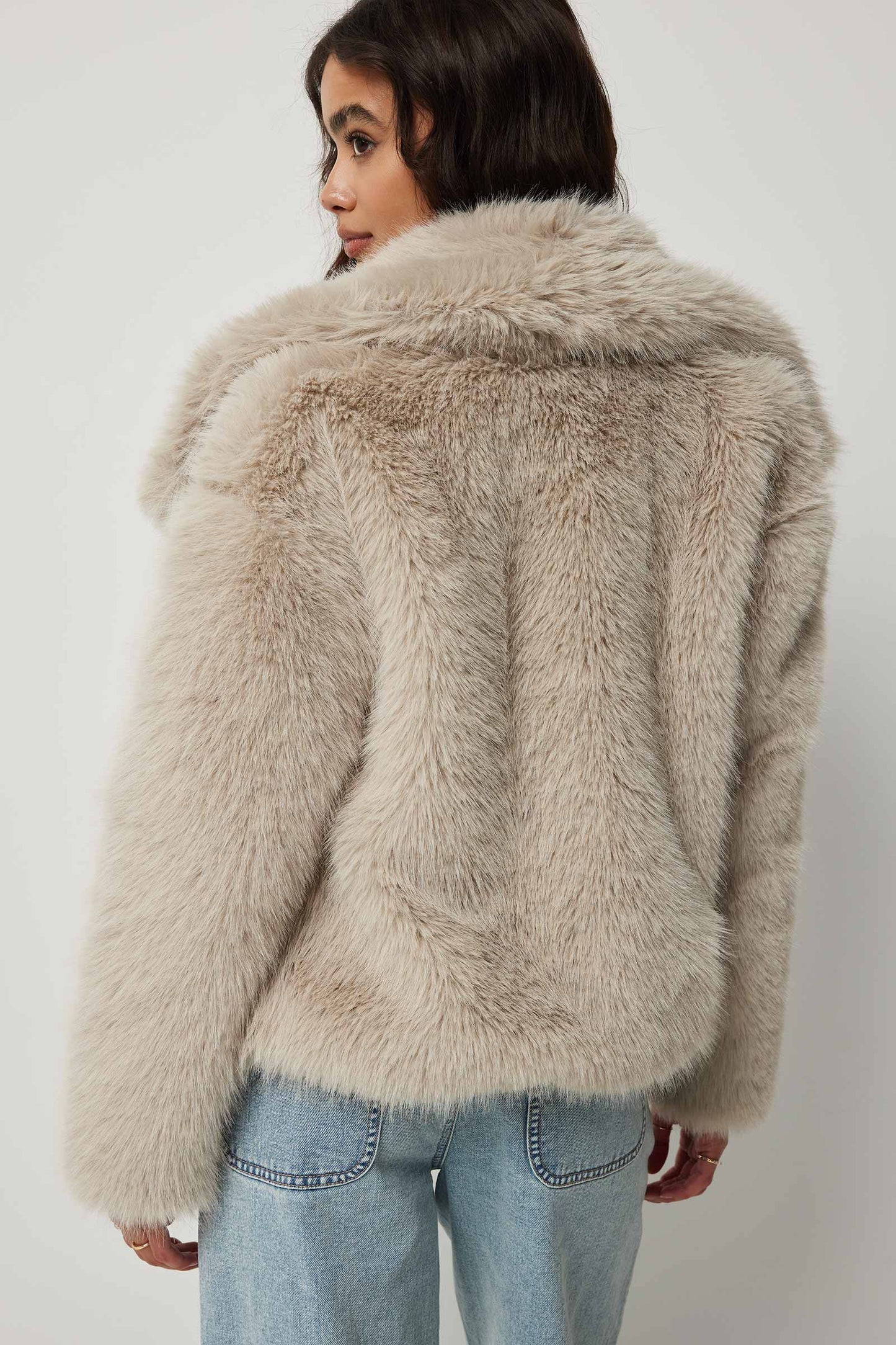 Soho – faux fur winterjas met oversized kraag en zachte voering