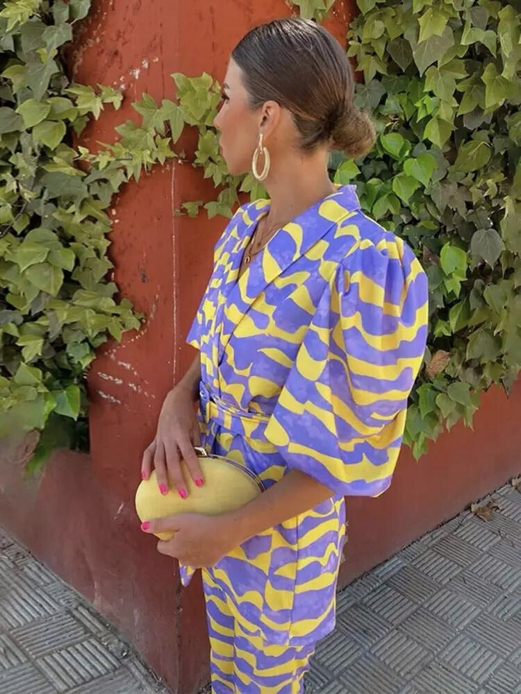 Nina – co-ord blazer set met pofmouwen in paars-gele zebra print