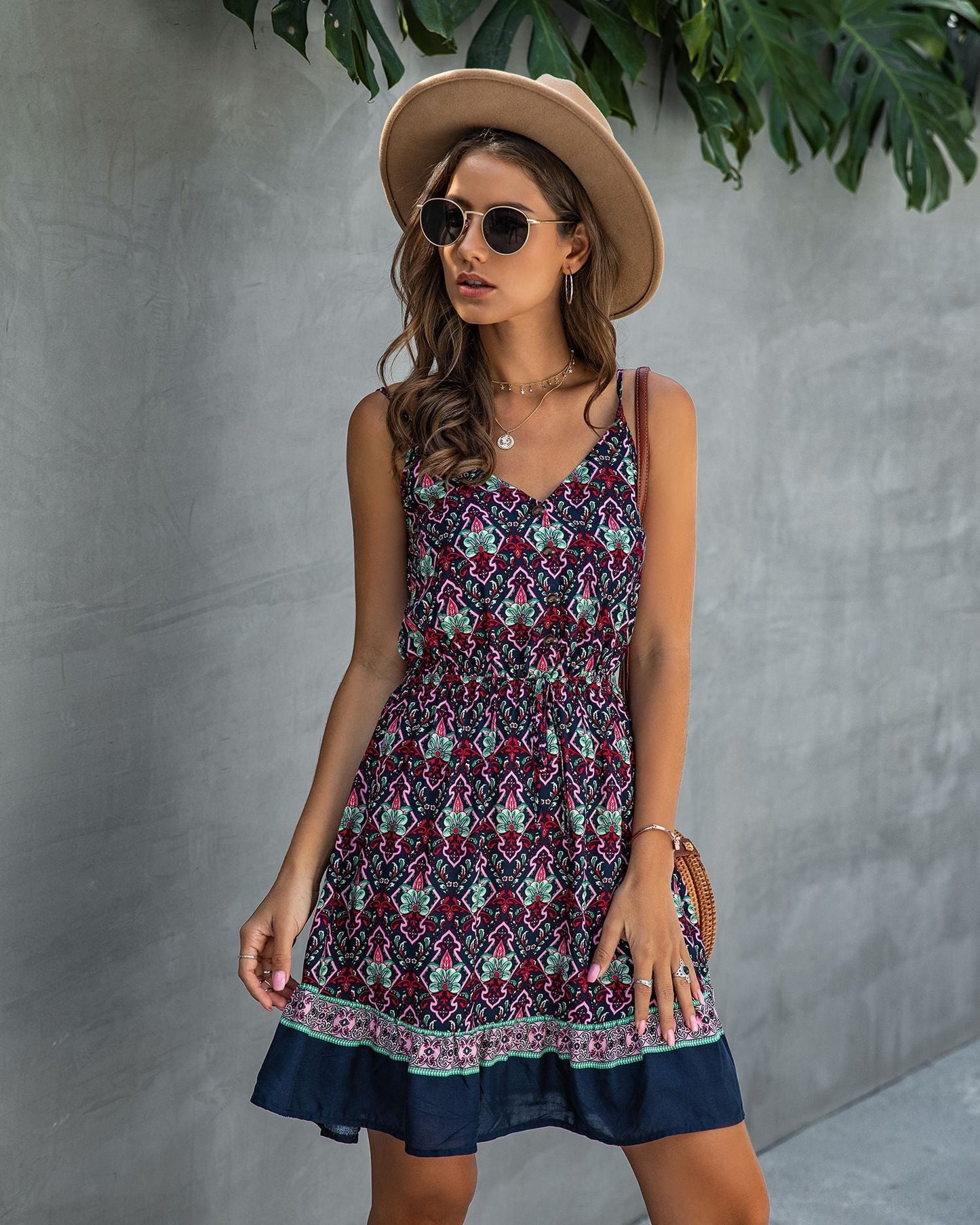 Elise – Mouwloze midi Zomerjurk met zachte bloemenprint
