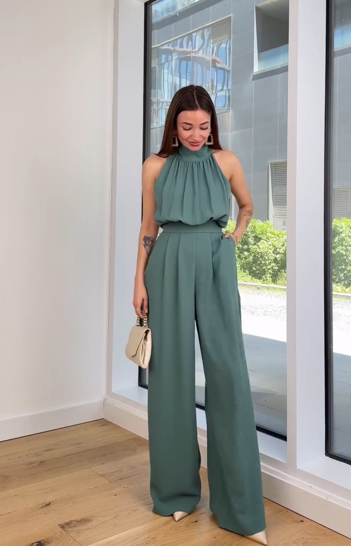 Lara - Luxe satijnen zomer halternek jumpsuit