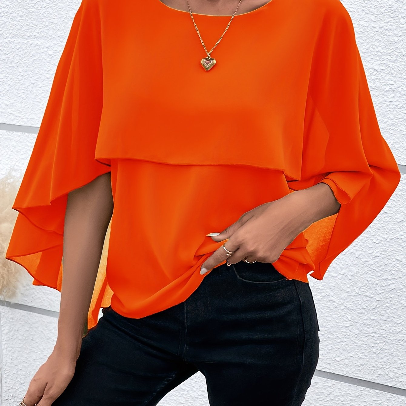 Luna – Gelaagde Crew Neck Blouse Met Cloak Mouwen
