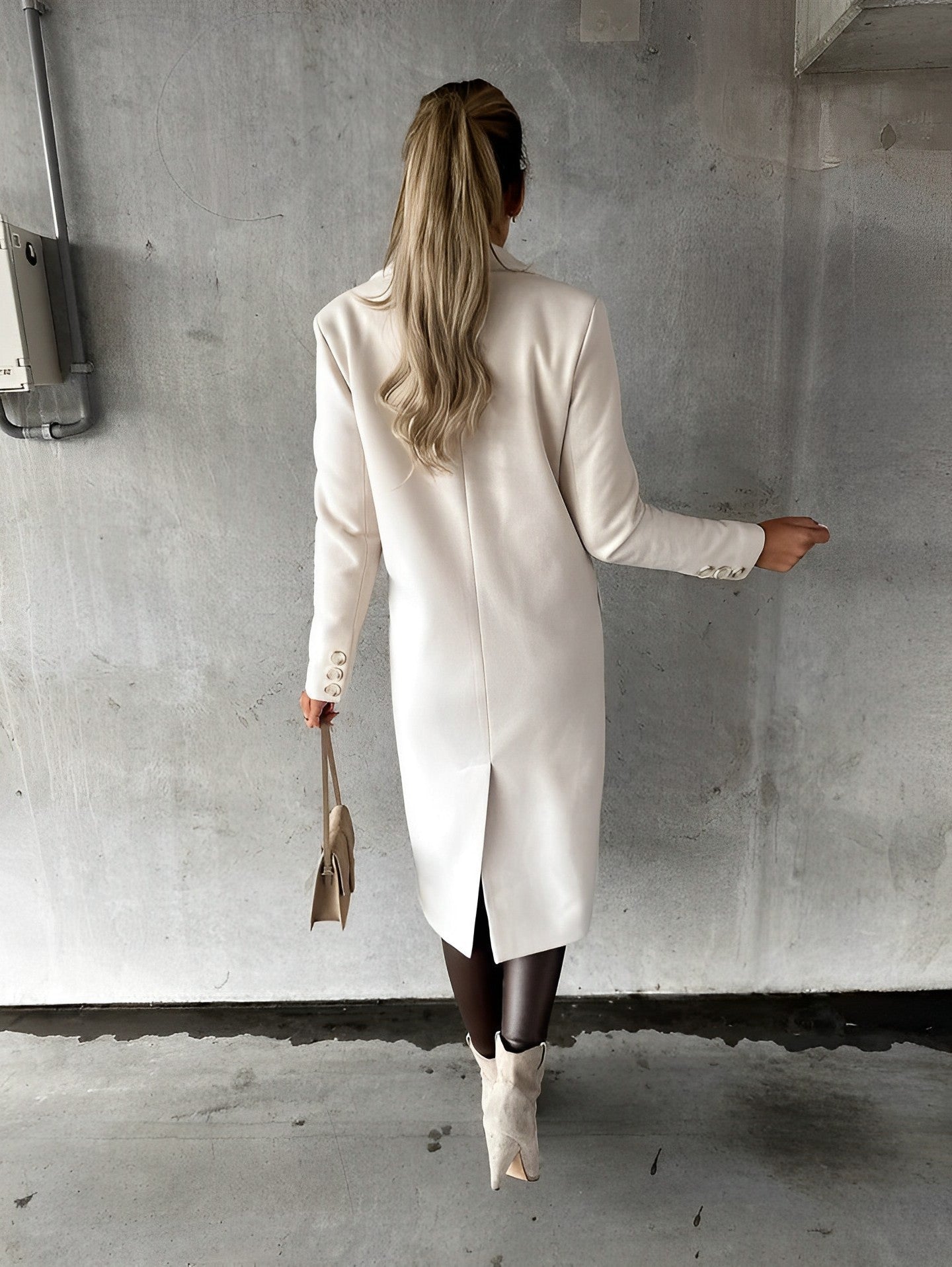 Claire – lange wollen trenchcoat met dubbele knopen