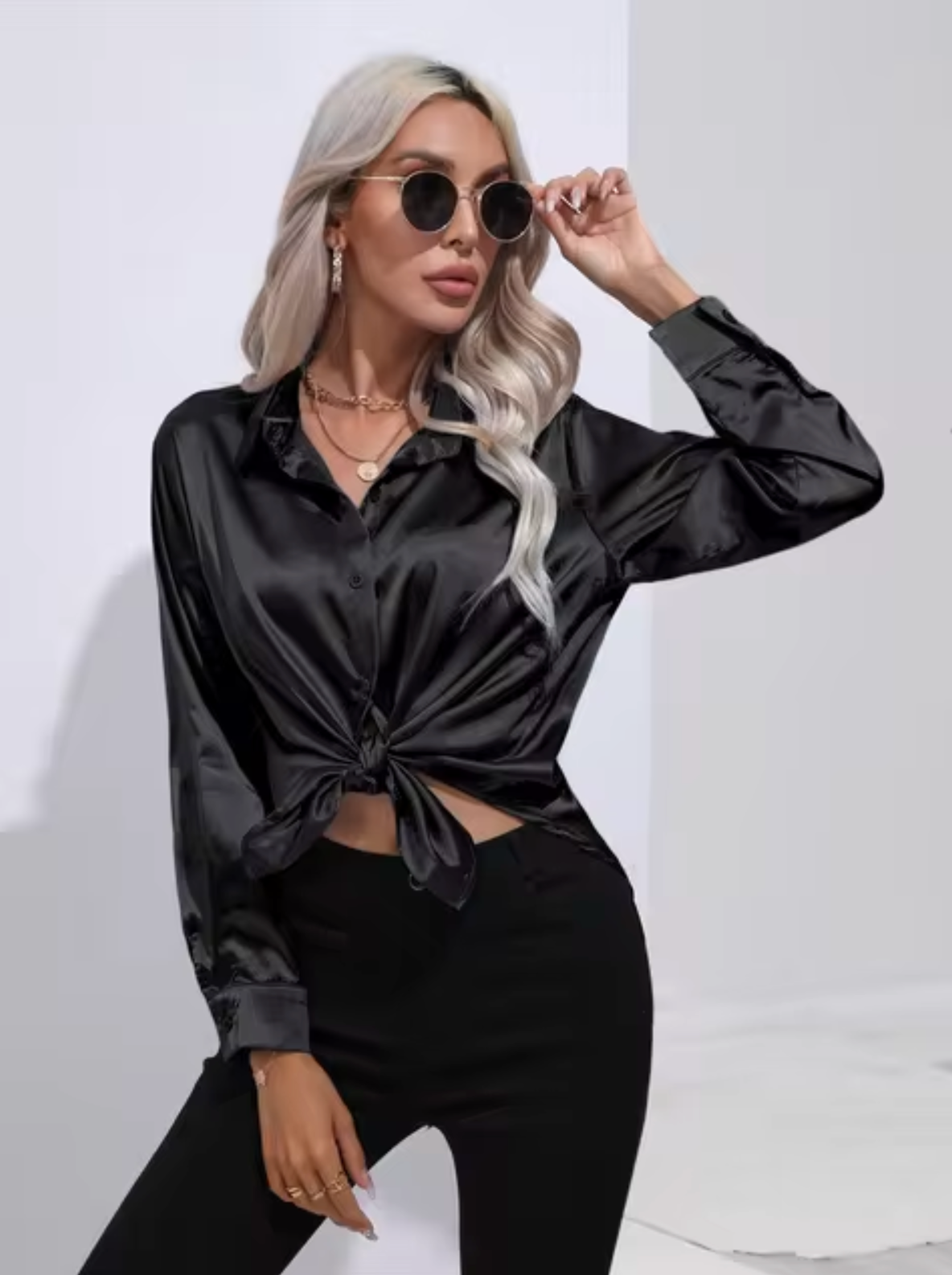 Annika - Luxe Satijnen Blouse met reverskraag
