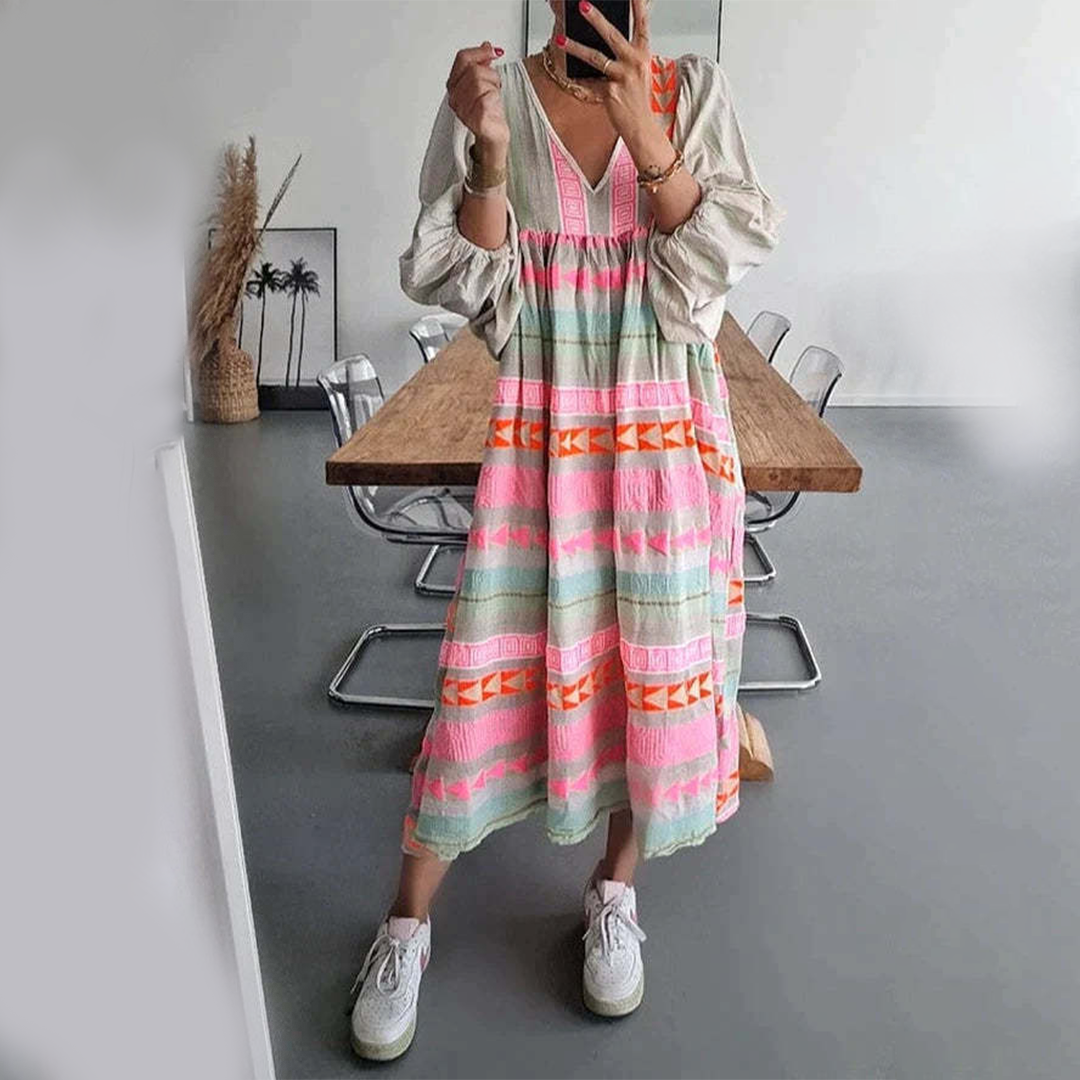 Yara – Boho katoenen maxi jurk met kleurrijk patroon en korte mouwen