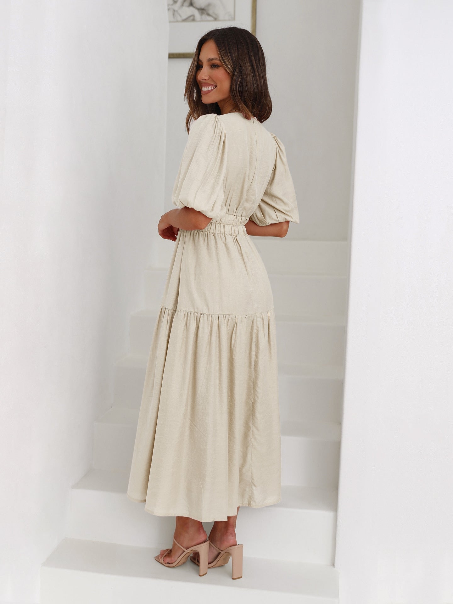 Mila - Getailleerde Midi Viscose Zomer Jurk met Pofmouwen en V-hals