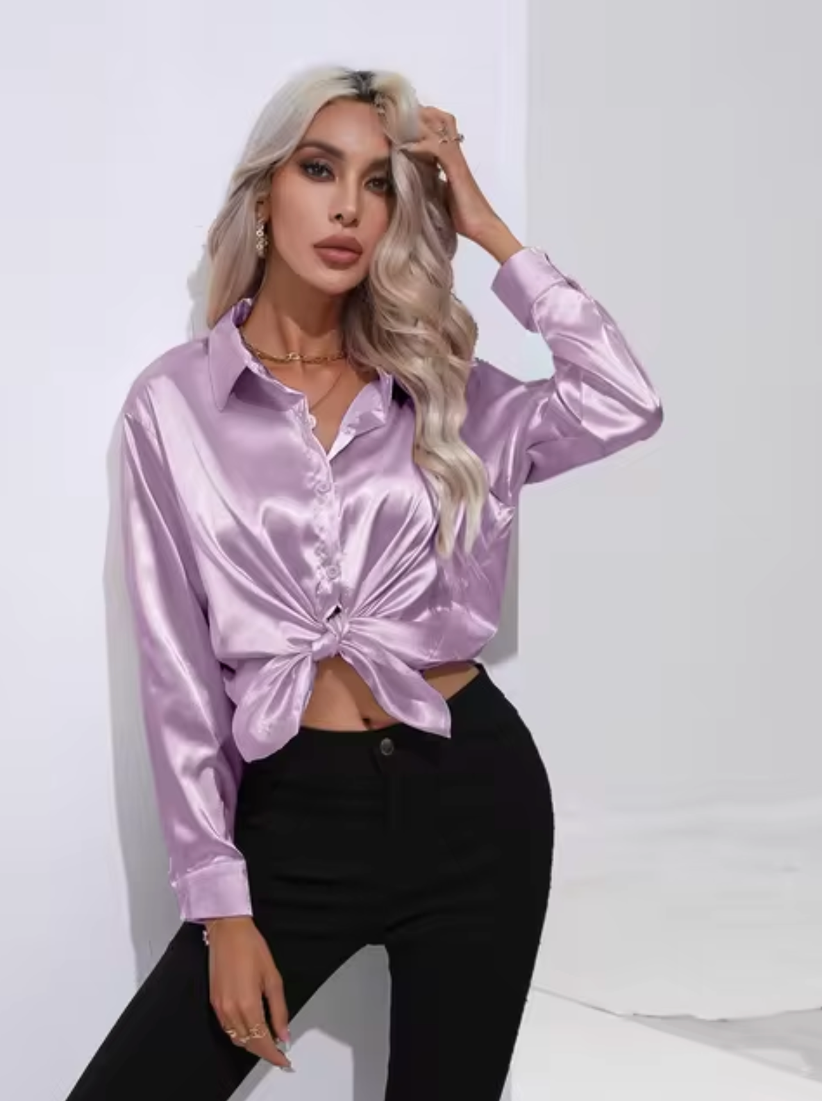Annika - Luxe Satijnen Blouse met reverskraag