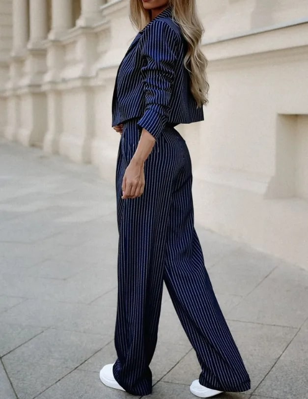 Elise – Zomer blazer-set met subtiele krijtstreep