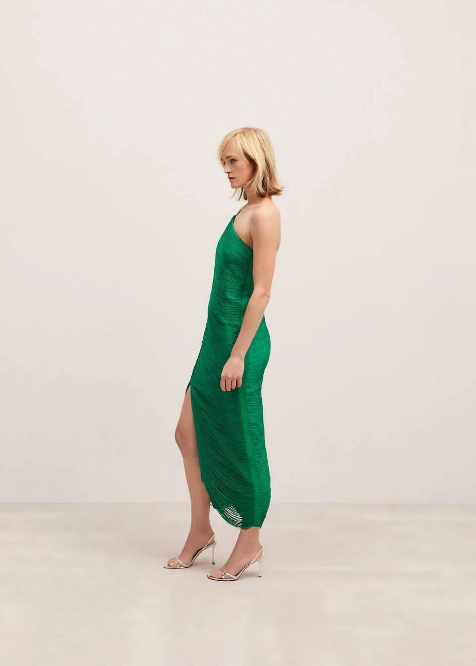 Isabel – asymmetrische maxi-jurk met franjes en delicate dubbele bandjes
