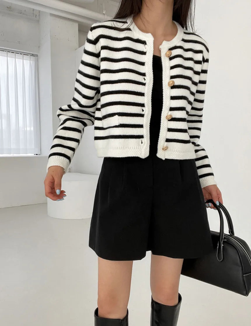 Fleur – Gebreide cardigan met cropped pasvorm
