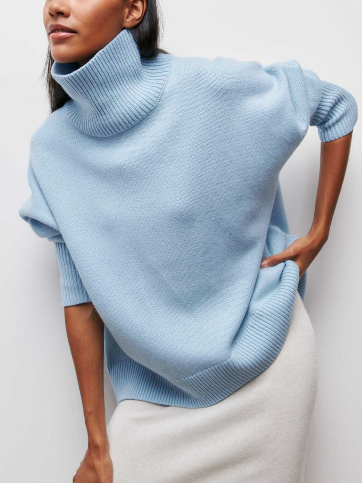 Livia – oversized ribgebreide coltrui met hoge hals en relaxte fit