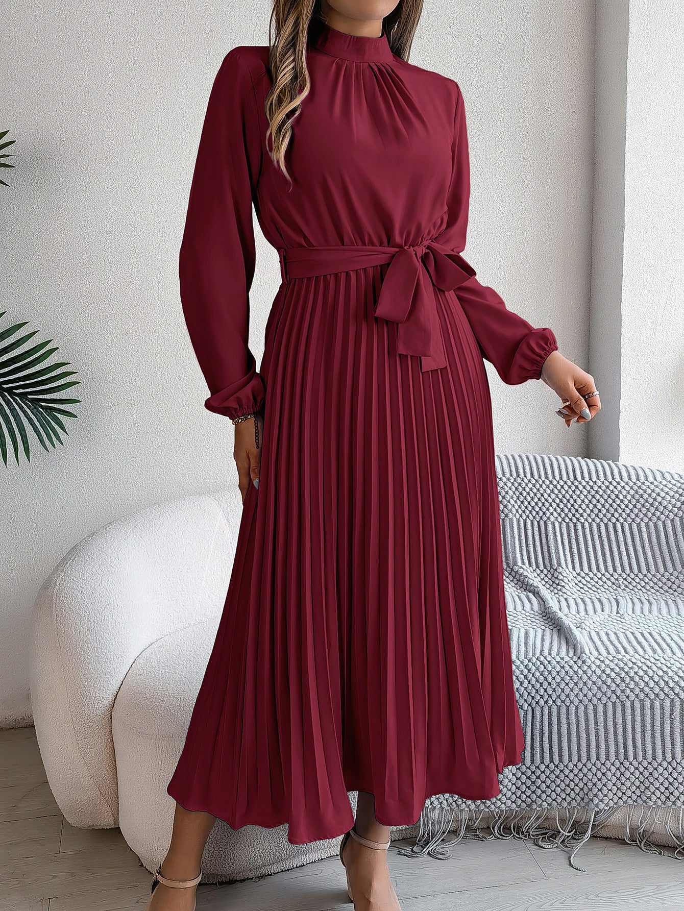 Lea – midi-jurk met opstaande kraag en geplooide rok