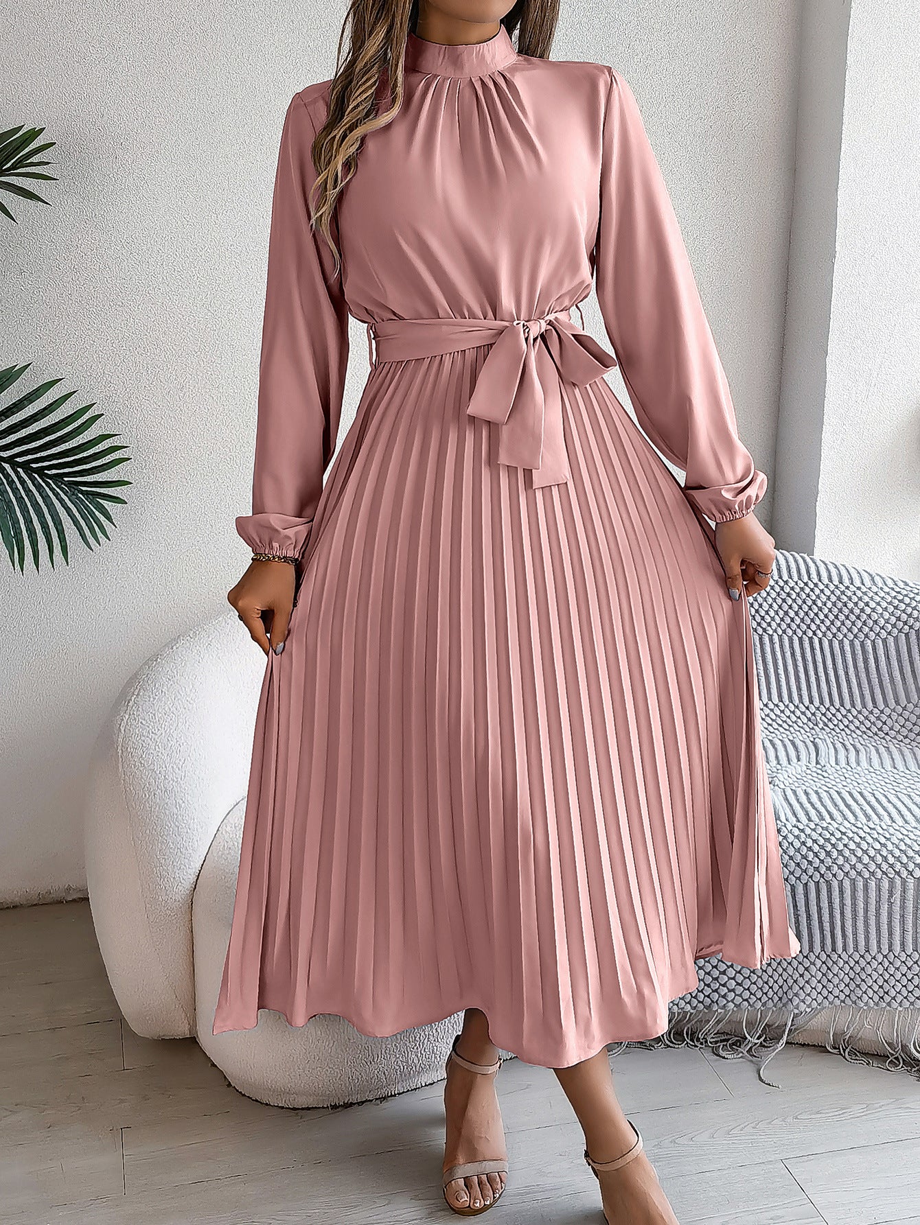 Lea – midi-jurk met opstaande kraag en geplooide rok
