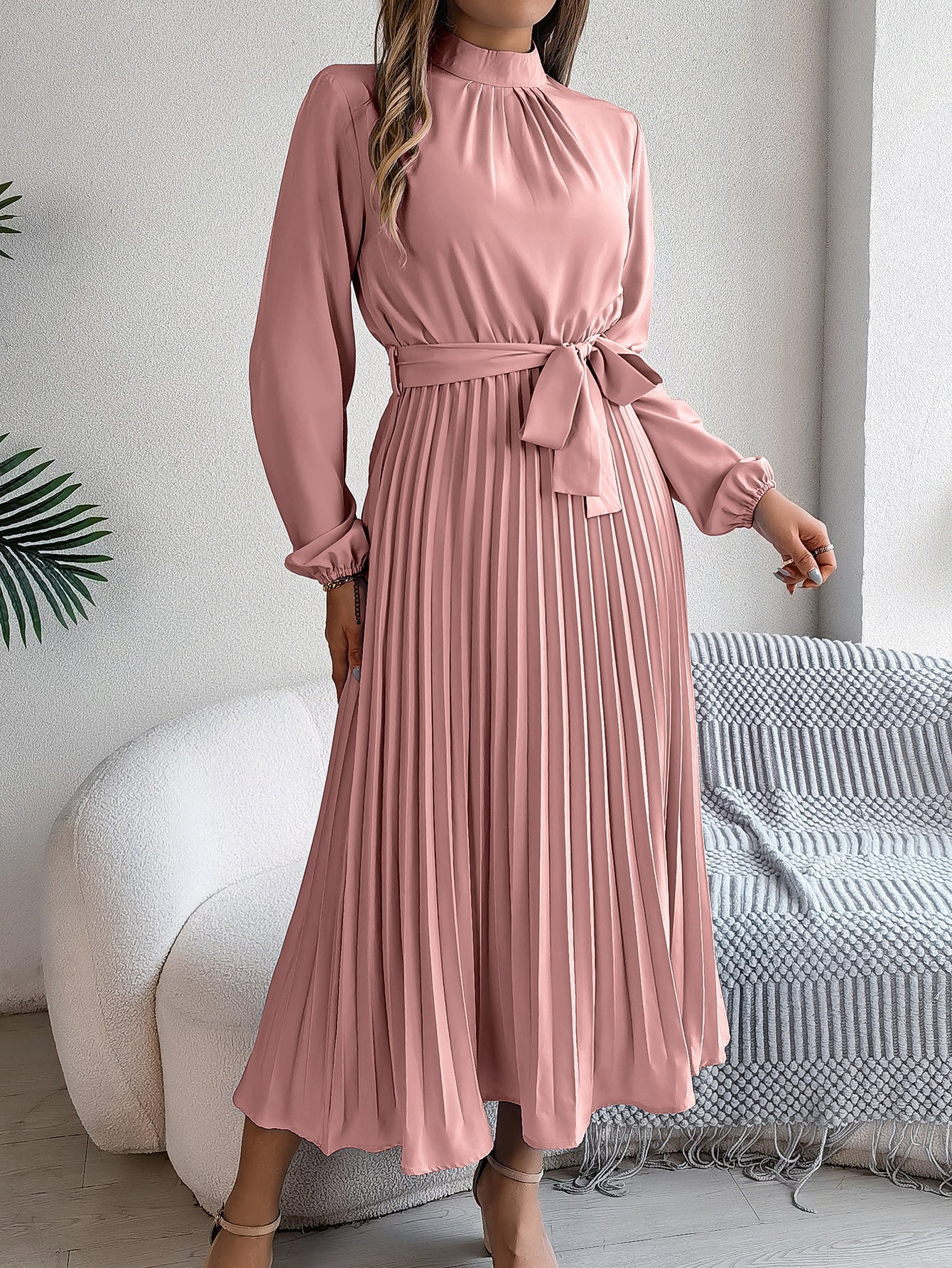 Lea – midi-jurk met opstaande kraag en geplooide rok