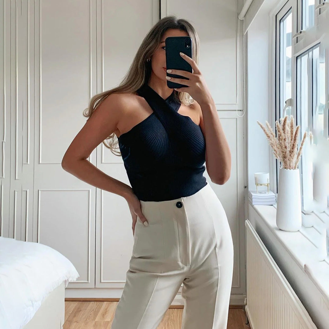 Elena – haltertop van viscose met geplooide halslijn en open rug