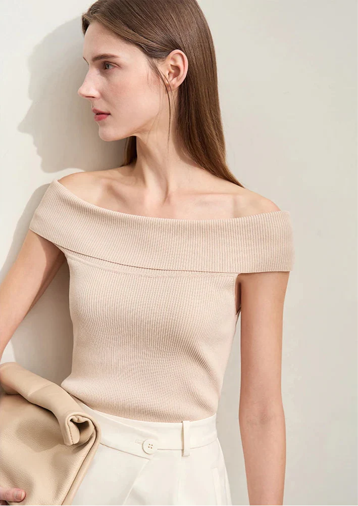 Blair – off-shoulder top met subtiele glans en ribbelpatroon