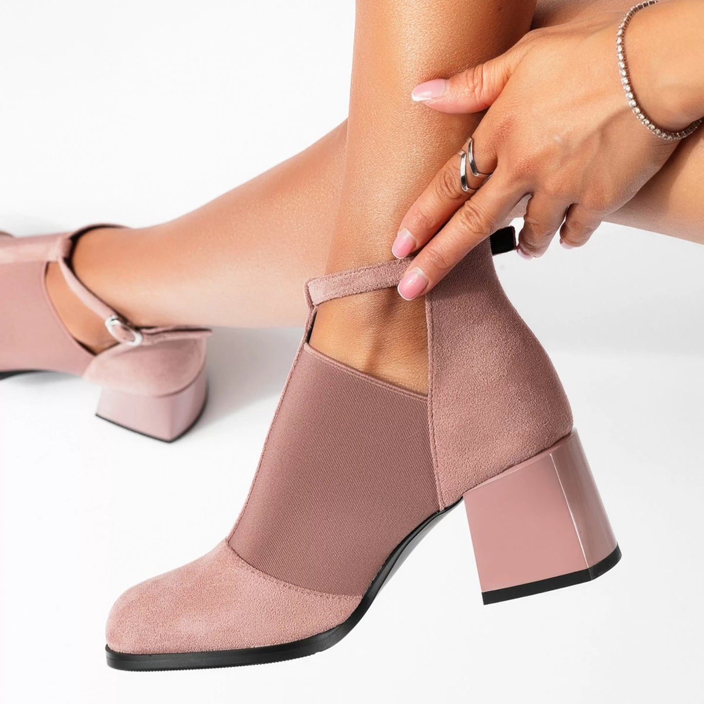 Patricia – Suede Enkel Hak Laarzen