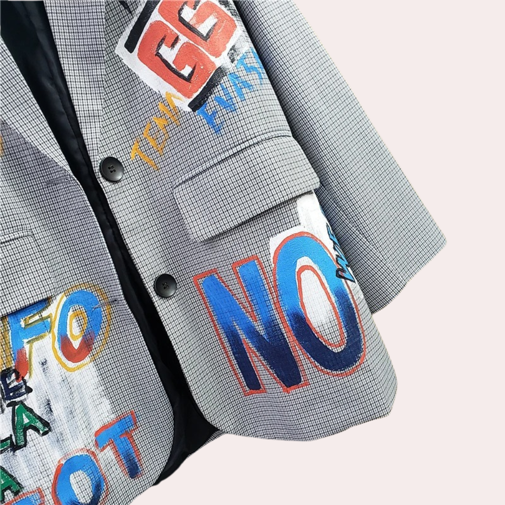 Bente – oversized damesblazer met tekstopdruk en relaxte pasvorm