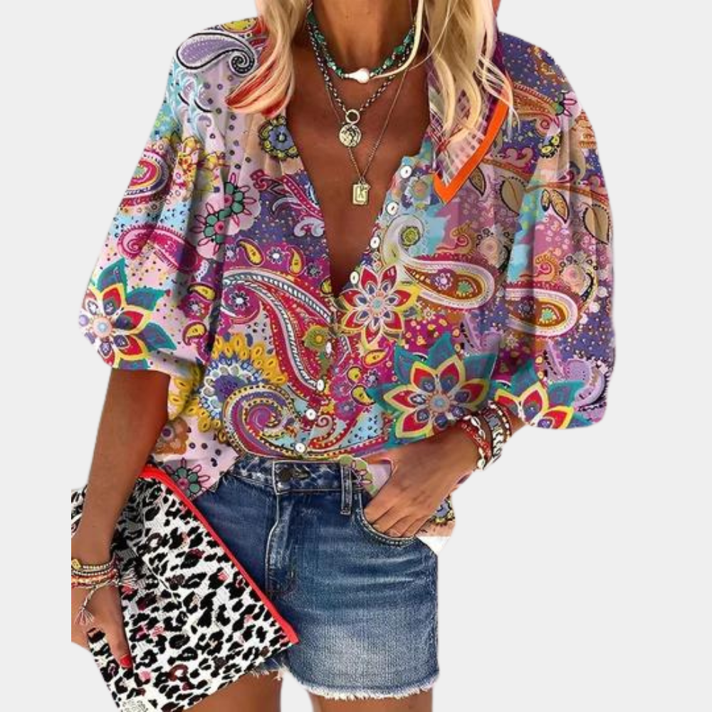 Vire – Luchtige zomerblouse met paisleyprint en schouder details